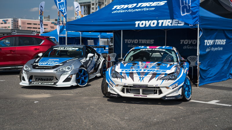 Illustration for article titled This Is What It Looks Like When Drifting Hits The Big Leagues In Japan